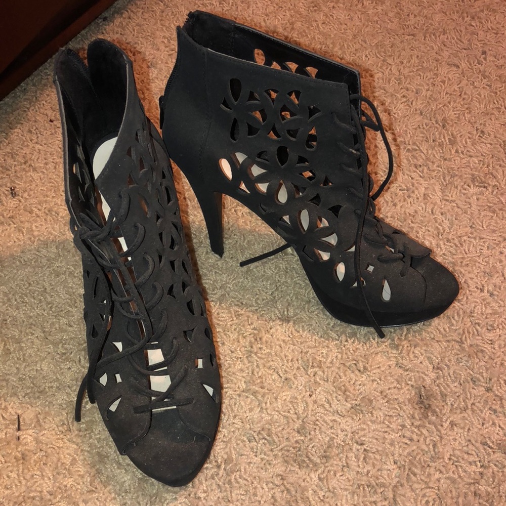 Cute black lace heels size 10